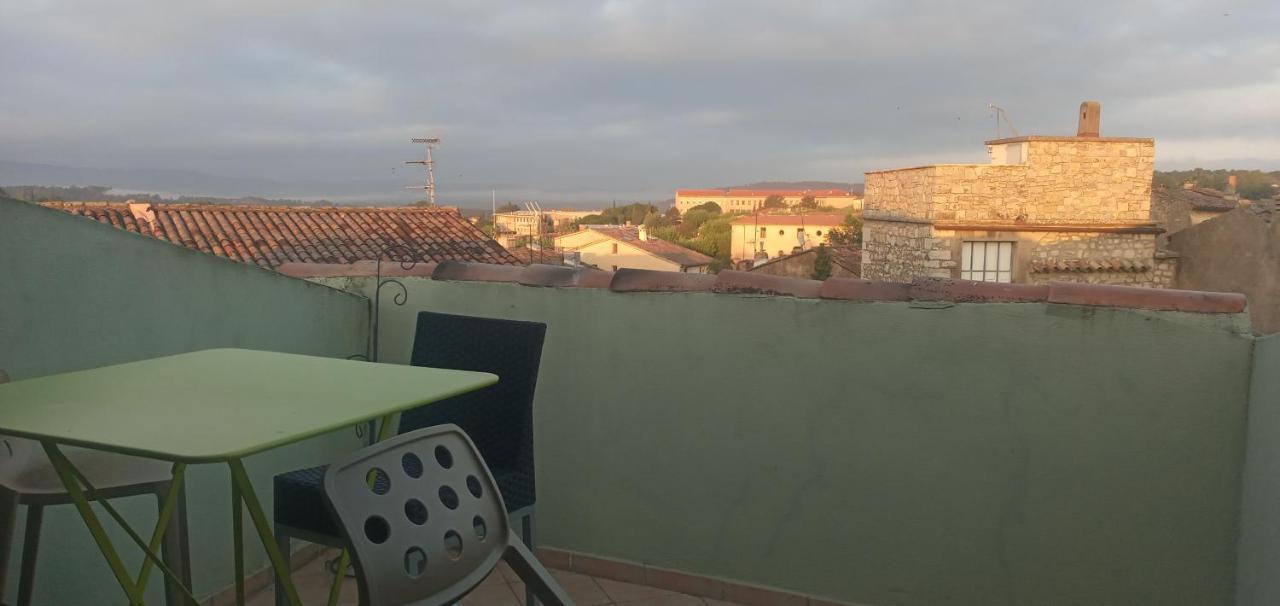 Duplex De Charme Avec Terrasse Au Coeur Du Village Lorgues Exterior foto