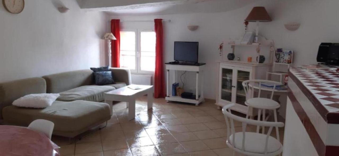 Duplex De Charme Avec Terrasse Au Coeur Du Village Lorgues Exterior foto