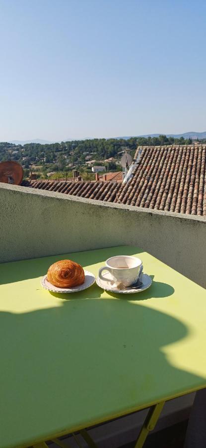 Duplex De Charme Avec Terrasse Au Coeur Du Village Lorgues Exterior foto